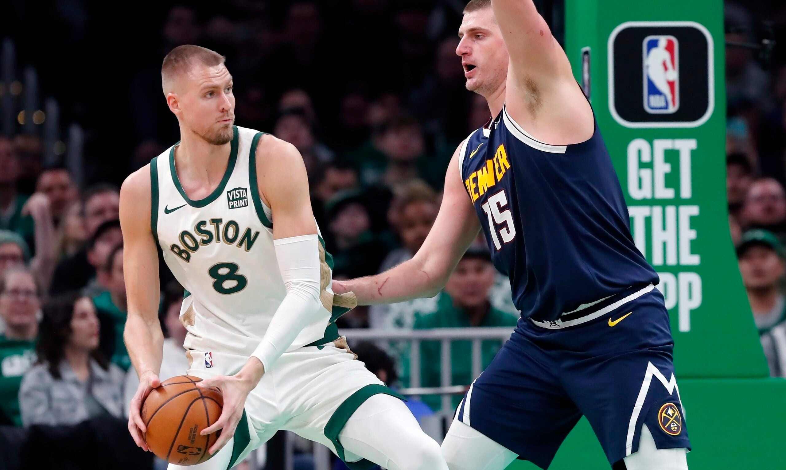 Nuggets snap Celtics' home unbeaten streak