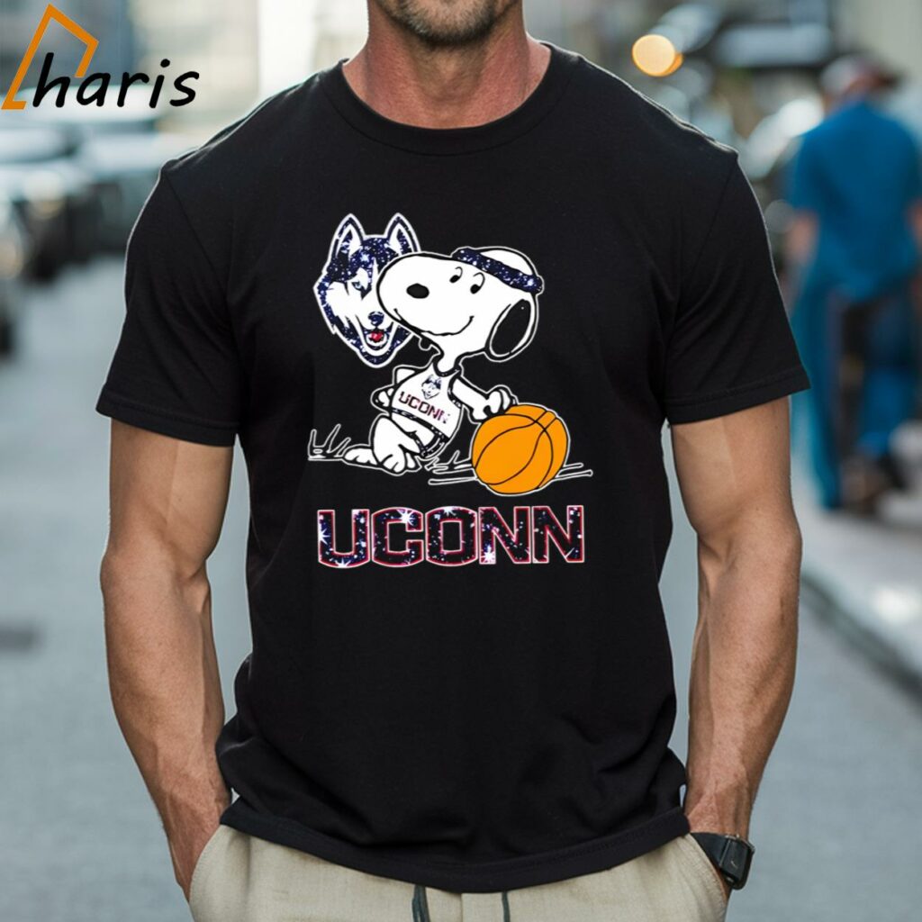 Snoopy UConn Huskies Basketball Player T-Shirt