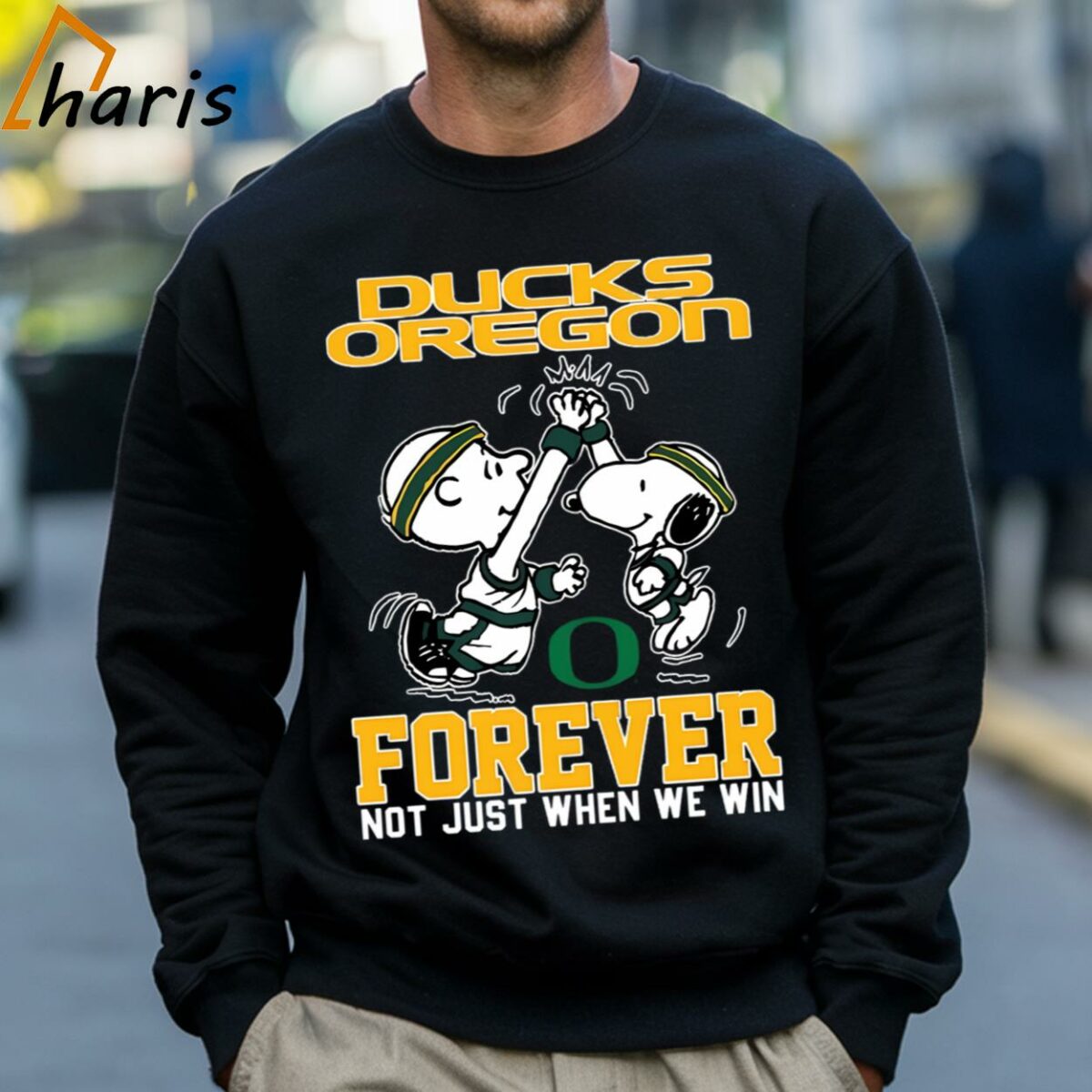 Snoopy and Charlie Brown Oregon Ducks High Five Forever Not Just When We Win Peanuts Shirt 4 Sweatshirt